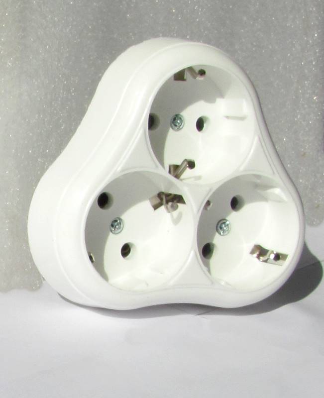 Priză Fetih cu 3 găuri – conexiune universală și montaj aplicat