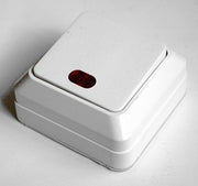 Întrerupător aplicat cu LED – vizibilitate crescută și montaj rapid