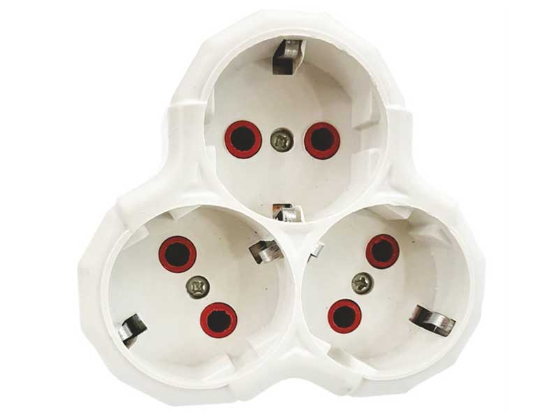 Triplu ștecher Schuko triunghi – compact, 3 prize cu împământare